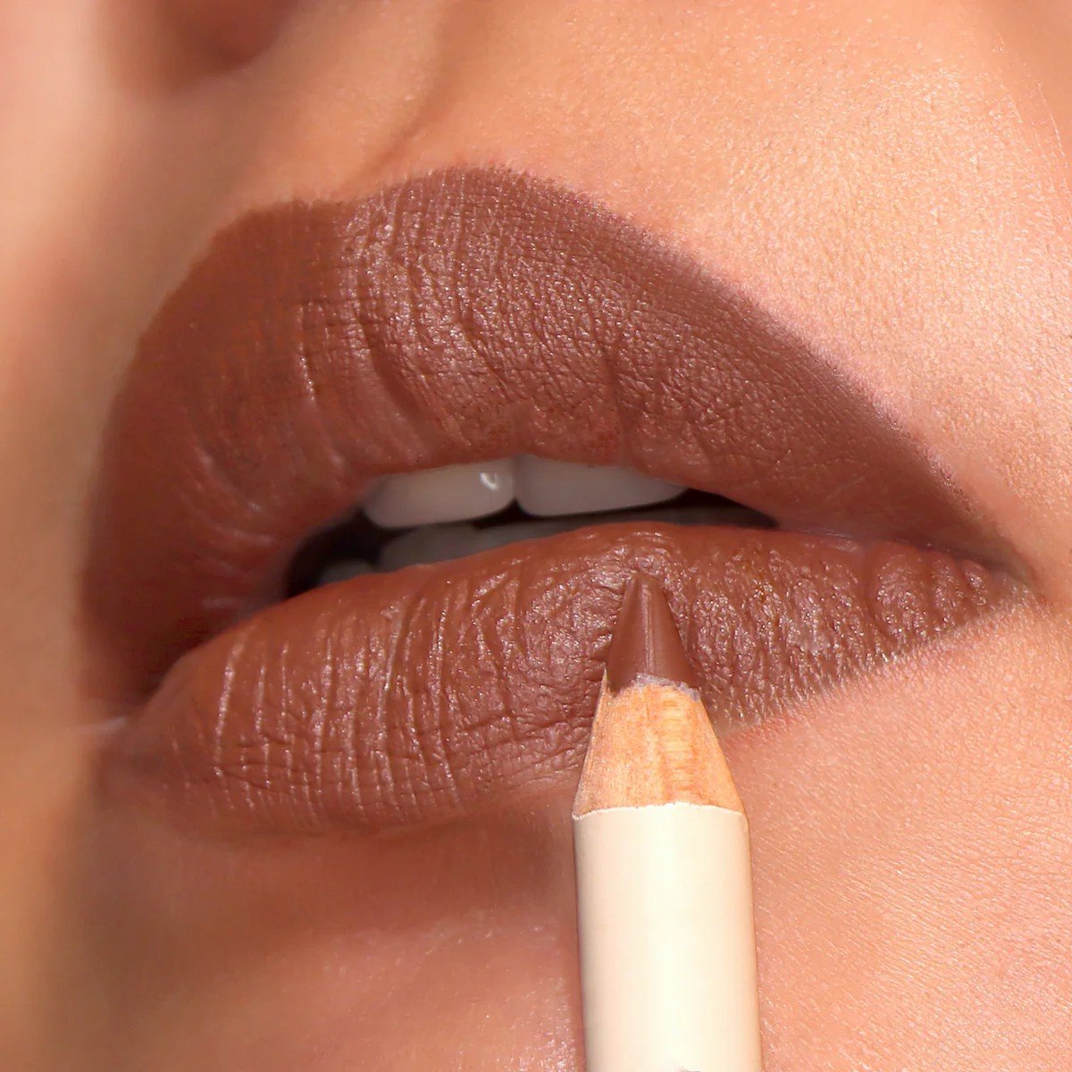 Lip Liner Must-Have (002, Natural Sand) MOIRA Lip Liner Must-Have (002, Natural Sand) – Lip liner in Egypt – view 2